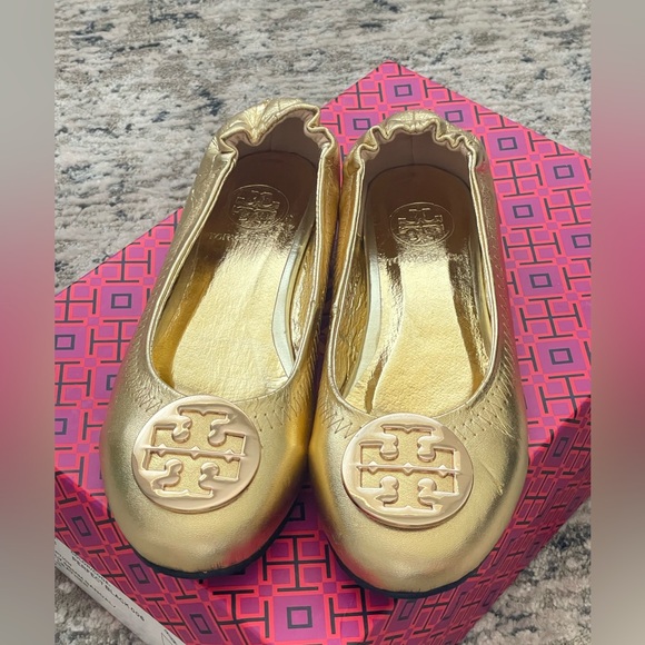 Tory Burch Shoes - NEW Tory Burch Minnie Gold Leather Ballet Flats Size 6.5 / 7 Double T Gold Logos